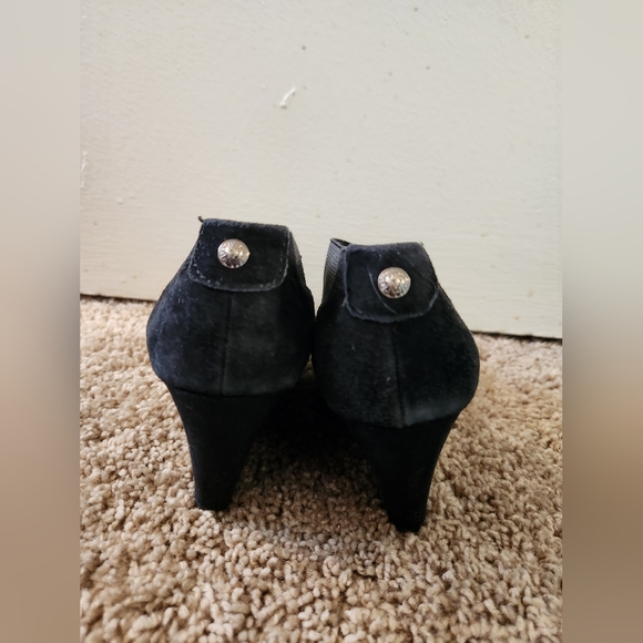 Anne Klein Black Suede iFlex Wedge Heel Slip-Ons - Size 6 - Picture 7 of 7
